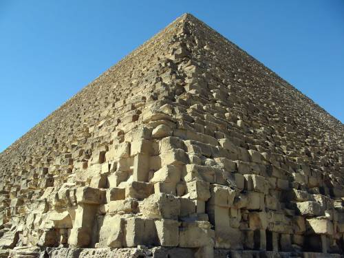 Обои для рабочего стола - пирамида Хеопса море. Величественная пирамида Хеопса обои, картинки.